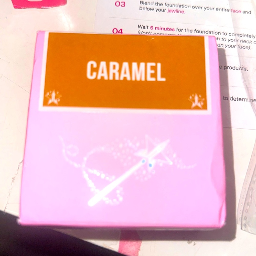 PS-12 Jeffree Star Luminous Setting Powder -Caramel
